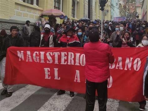 Movilizaciones De Maestros Paralizan Las Calles De La Paz Cochabamba Y