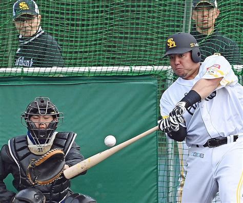 ソフトバンク王貞治会長が山川穂高に期待「野球人としてホームランを自分でつくれる選手」 連日のアーチショーでファンからも拍手：「おっ！」で