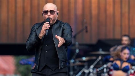 Pitbull Lanza Su Esperado Disco Con Dolly Parton Nile Rodgers Y Tim