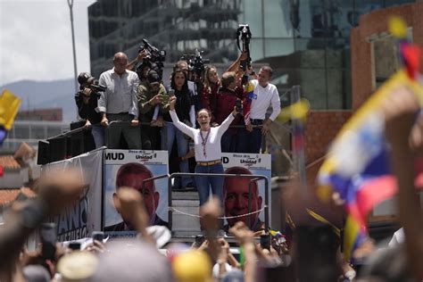 Masiva Marcha En Venezuela Contra El Fraude Electoral Miles De