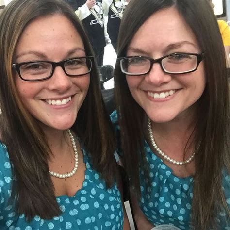 52 Moms Share Photos With Their Daughters And People Can Barely Tell Them Apart In 2021 Mother