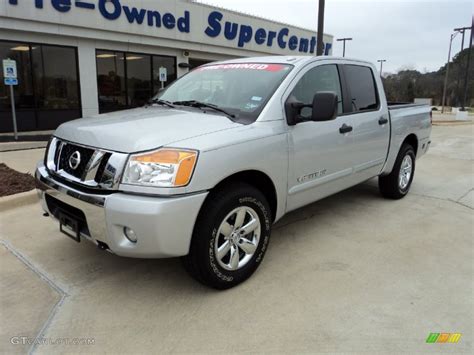 Radiant Silver Nissan Titan Sv Crew Cab Photo