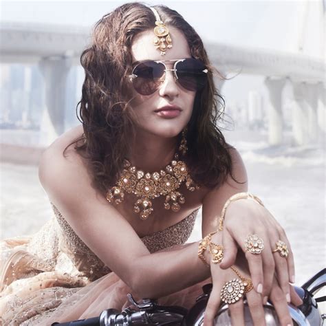 Rivaah X Tarun Tahiliani Tanishq Online Store