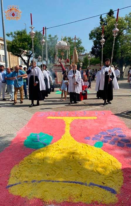 Asistencia corporativa a la Procesión Eucarística de la Hermandad de la