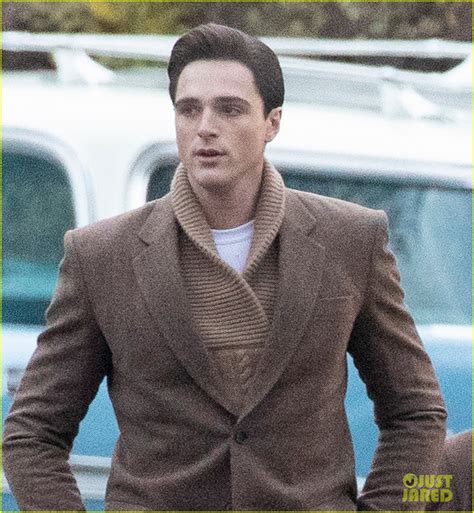 Jacob Elordi As Elvis Presley See Photos From Priscilla Set