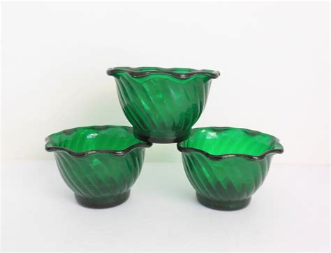 Green Plastic Snack Cups, 3 Christmas Party Dishes, Swirled Ribs and Ruffled Edge, for Nuts ...