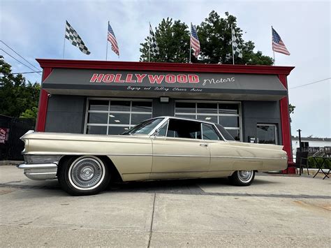 Cadillac Coupe Deville Classic Collector Cars