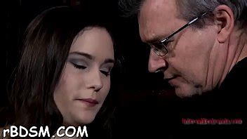 Chica Sujetada Recibe Un Gancho En Su Anal Con Castigo De Juguete Xvideos