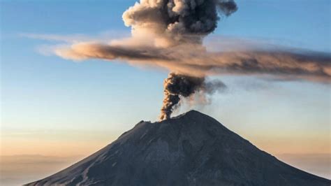 Registra Volcán Popocatépetl tres explosiones VIDEO MVS Noticias