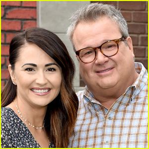 Eric Stonestreet Announces Engagement To Lindsay Schweitzer Engaged