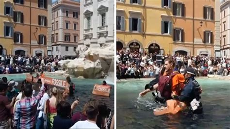 Rome S Trevi Fountain Dyed Black By Climate Activists Wild Video Shows