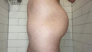 Taking Shower Making Pussy Shaved XNXX