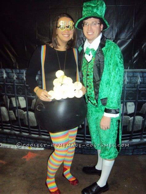 Leprechaun And Pot Of Gold Cool Halloween Costumes Pregnant