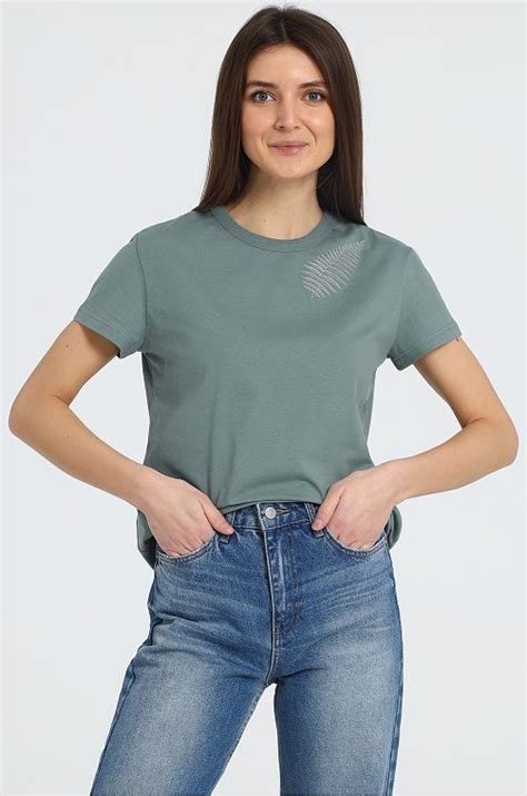 Женская футболка Апрель 6685734 зеленый купить оптом в HappyWear.ru