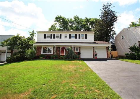 15 Surrey Rd Somerset NJ 08873 Zillow