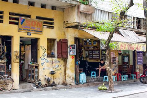 Devouring Street Food in Hanoi: What & Where to Eat | ADELANTE