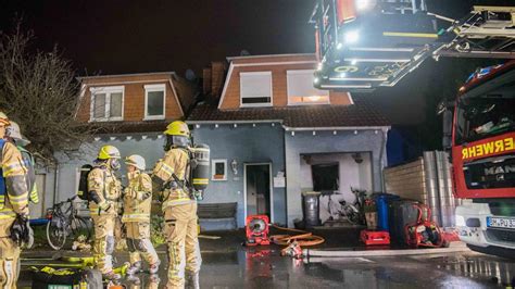 Rhein Erft Kreis Feuerwehr Rettet Bewohner Aus Brennendem Haus ZEIT