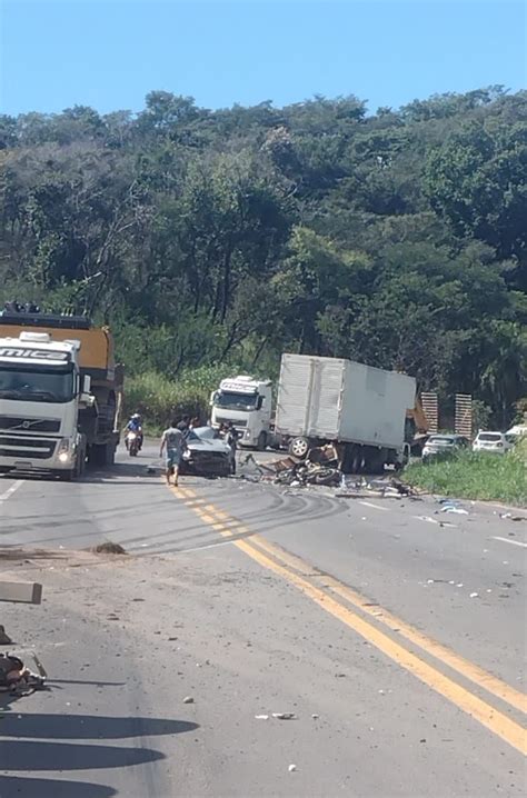 Engavetamento entre veículos deixa um morto na BR 381 em Sabará