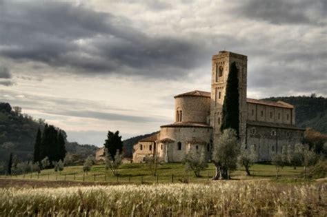 Tra L Amiata E Il Brunello Sant Antimo L Abbazia In Pericolo