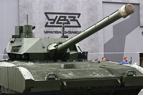 Russian Tank T-14 ‘Armata’ Features an Unmanned Tower and Isolated Crew Capsule, Increases Tank ...