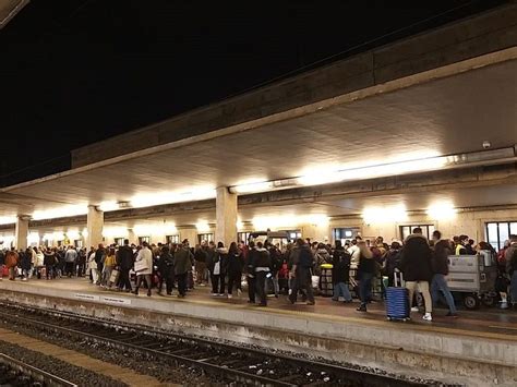 Treni Giornata Di Caos E Disagi A Santa Maria Novella