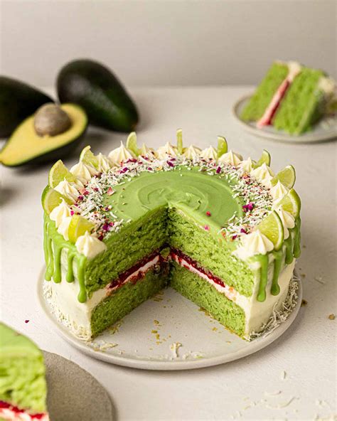 Vegan Avocado Lime Coconut Cake - https://1l1cus.com/