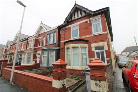 Homes For Sale In Cornwall Avenue Bispham Blackpool Fy2 Buy