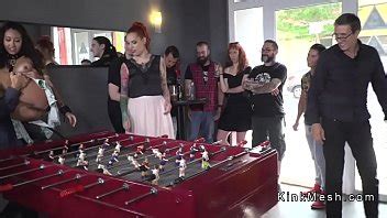 Nena atada y suspendida follada en público XVIDEOS