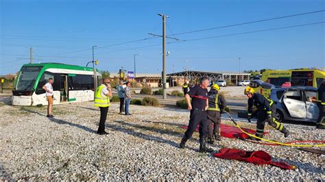 Las Fotos Del Accidente Entre El Metro De M Laga Y Un Coche En El C Nsul