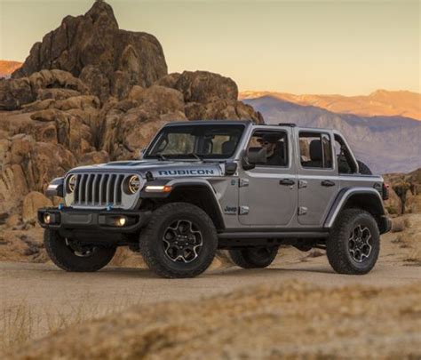 2021 Jeep® Wrangler Midsize Suv With 4x4 Capability