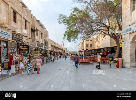 Souq Waqif Es Un Zoco En Doha En El Estado De Qatar El Souq Es