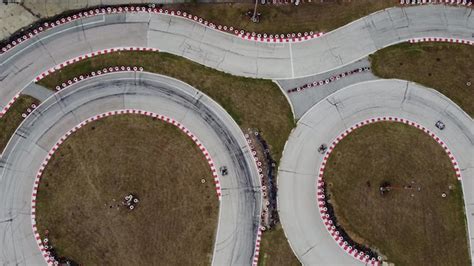 Vista A Rea Da Pista De Kart Durante A Corrida V Rios Karts De Corrida