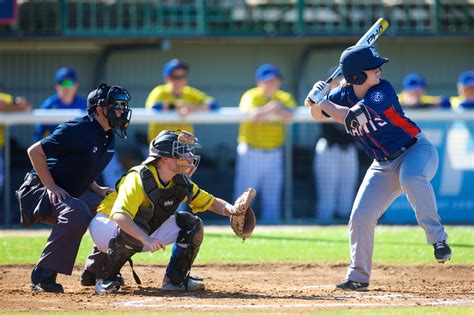 Australias Best Female Baseballers Warm Up For Inaugural National