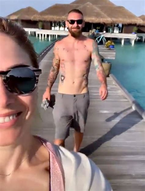 Sarah Felberbaum E Daniele De Rossi Teneri Alle Maldive Con I Figli