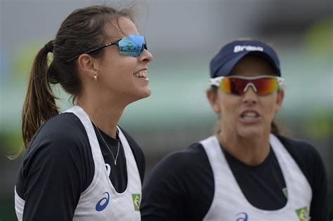 Carol Horta e Ângela são superadas na semifinal e buscam o bronze CBV