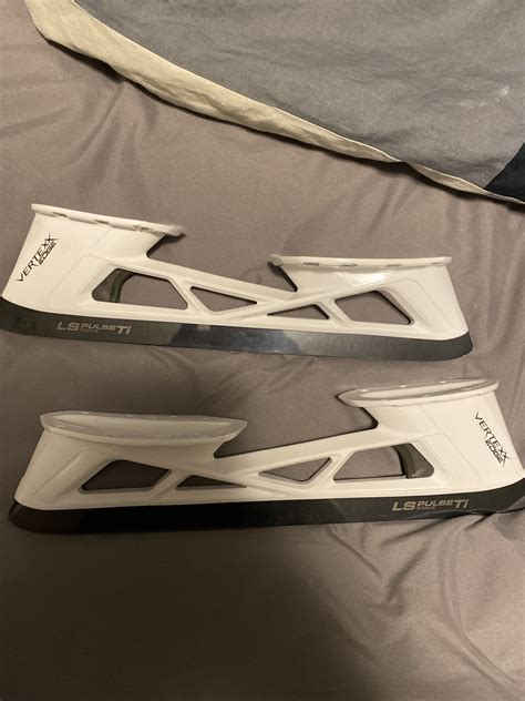 Used Goalie Bauer 8R Vertexx Edge Holder And LS Pulse Ti Blades