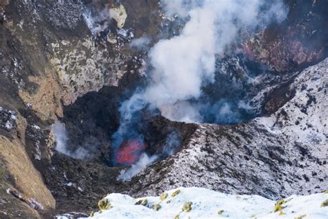 新西兰这座火山50多年来一直在喷黄金每天喷发量价值1万纽币 留园新闻速递 NEWS