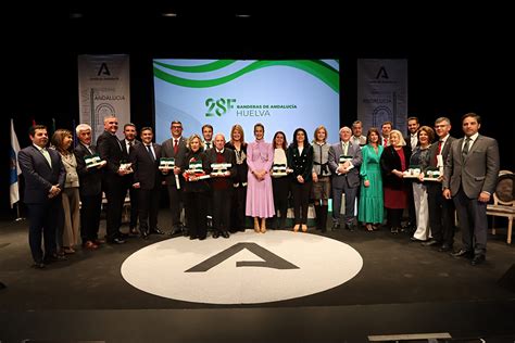 La Junta entrega las Banderas de Andalucía Huelva con once premiados