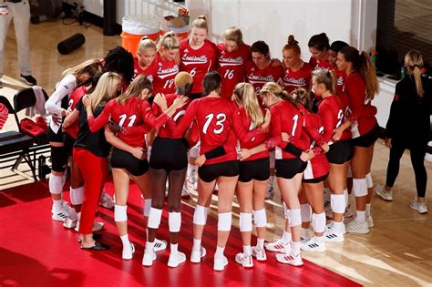 Louisville Volleyball Sweeps Clemson 3-0 • The Louisville Cardinal