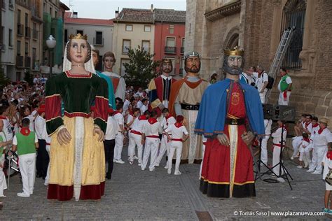 Fiestas de Tudela 2019 día 24 Imposición del pañuelo en la reja