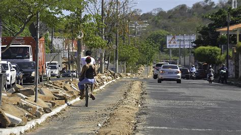 Ciclistas Protestam Contra Retirada De Ciclovia Na Avenida Duque De