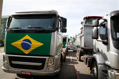 Líder dos caminhoneiros atribui bloqueios em rodovias a bolsonaristas