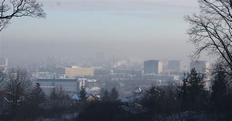 SMOG w wielu miastach Polski Fatalny stan i jakość powietrza Wiadomości