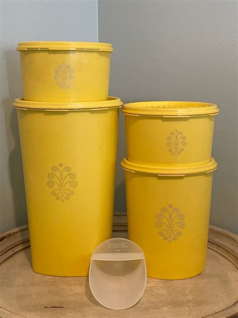 Tupperware Servalier Canister Set Of With Scoop Canister Sets Jars