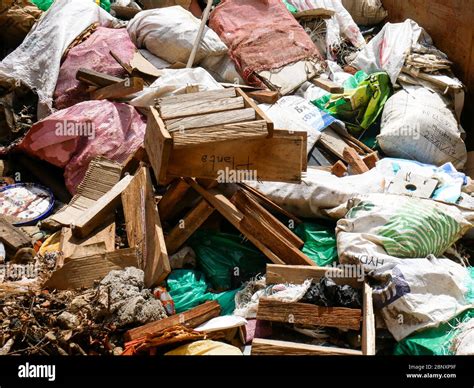 Solid waste and recycling hi-res stock photography and images - Alamy