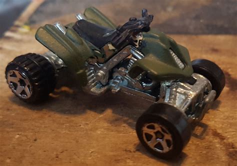 Se Produkter Som Liknar Hot Wheels Sand Stinger P Tradera