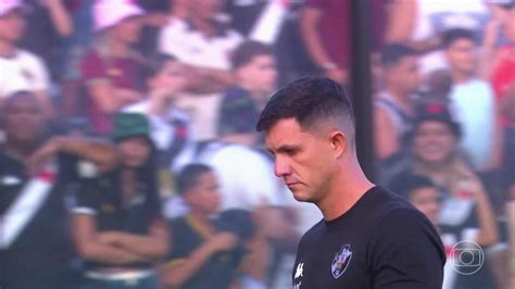 Vídeo Torcida Do Vasco Xinga O Técnico Maurício Barbieri No Intervalo