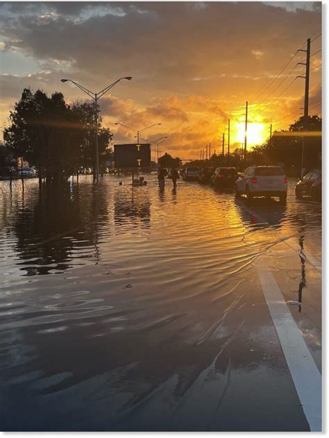 Inundaciones Repentinas En El Sur De Florida Tras 630 Mm De Lluvia En