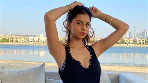 Suhana Khan Biography, Net Worth, Boyfriend, Physique, Career & More