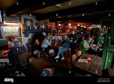 Irish Bar Belfast Hi Res Stock Photography And Images Alamy